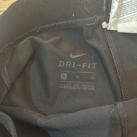 Nike Pro Black Athletic Shorts - Picture 2 of 2